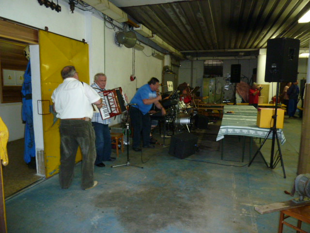 img_20110624_203304.jpg